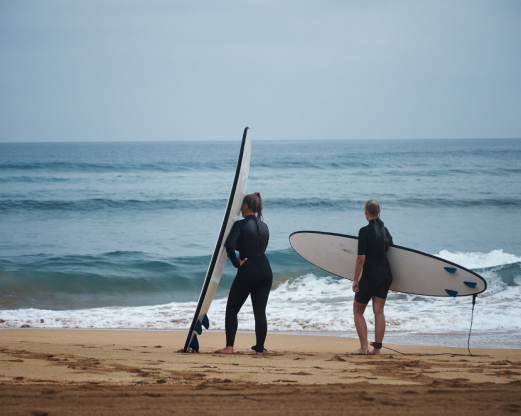 Explorez les vagues de Dakhla avec nos sessions de surf sur-mesure